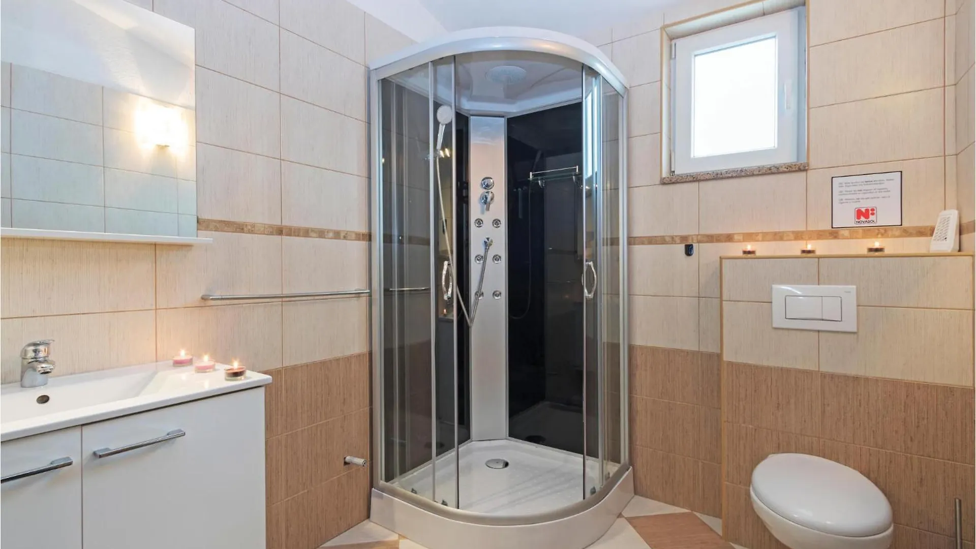 Holiday home 4 Bedroom Beautiful Home In Pula