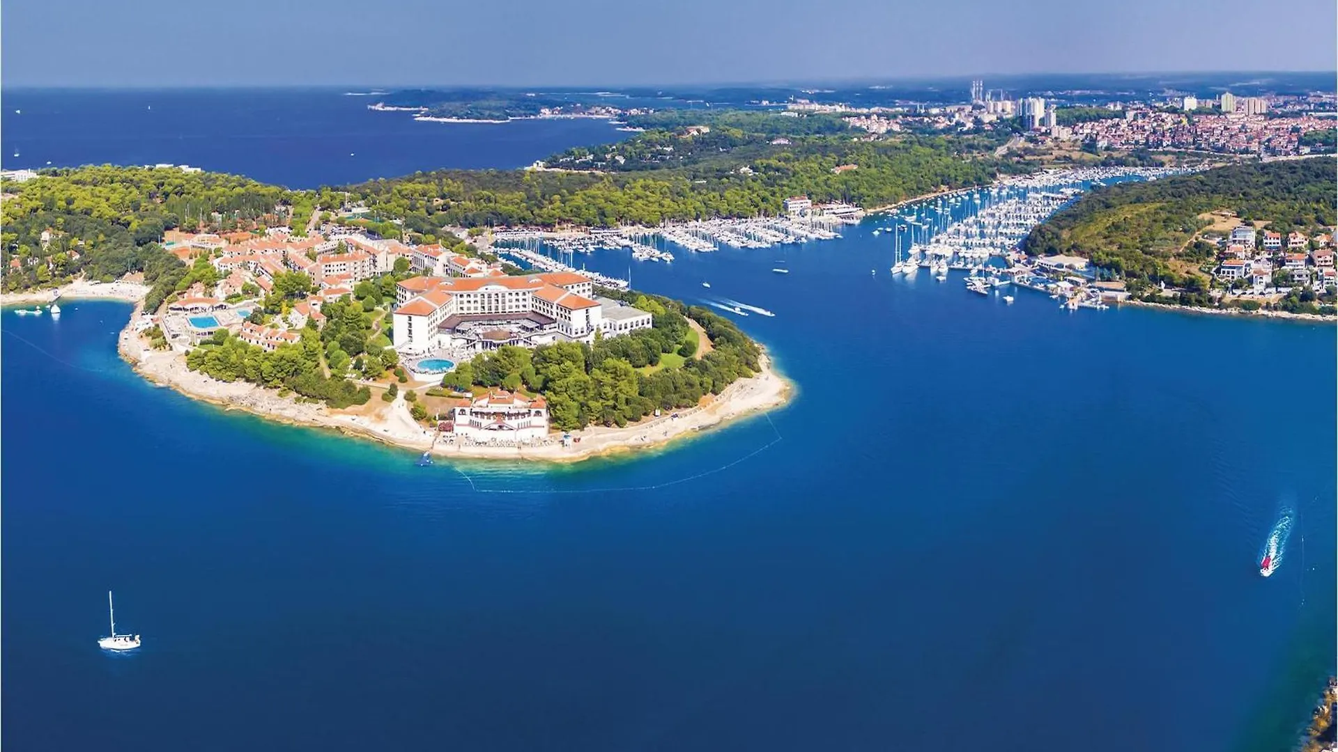4 Bedroom Beautiful Home In Pula Holiday home