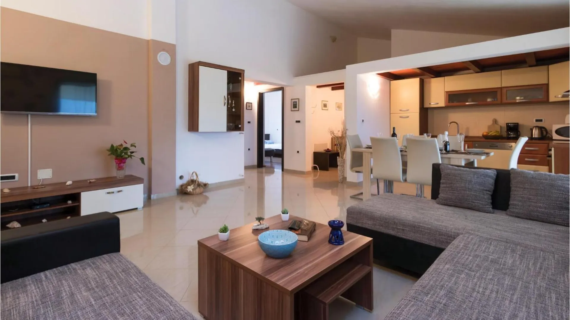 4 Bedroom Beautiful Home In Pula