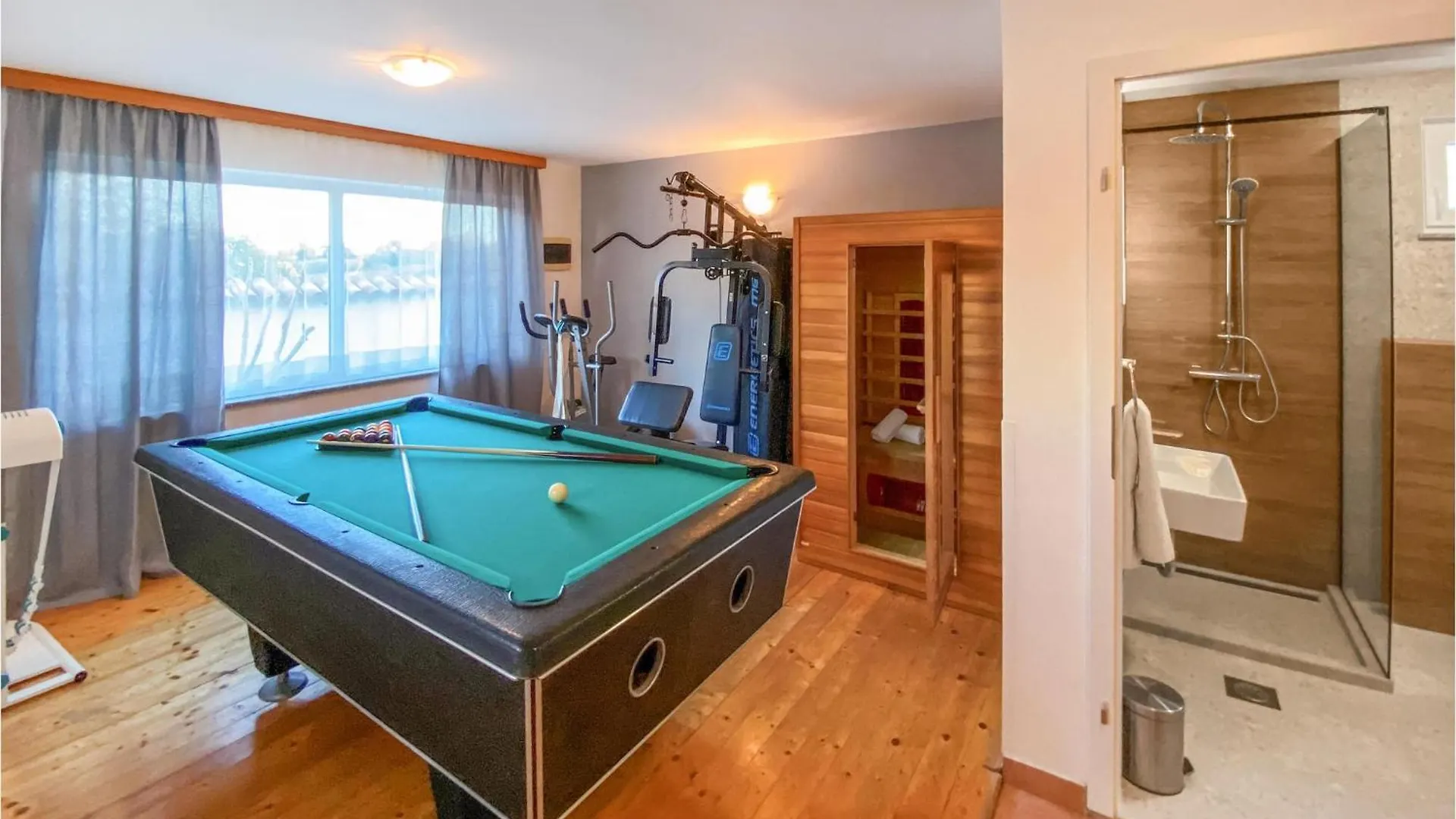 4 Bedroom Beautiful Home In Pula